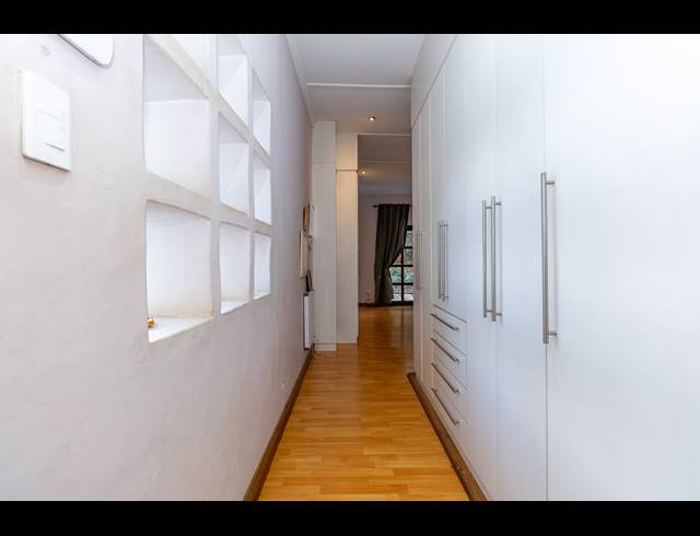 3 BEDROOM FREEHOLD FOR SALE IN NORTHCLIFF